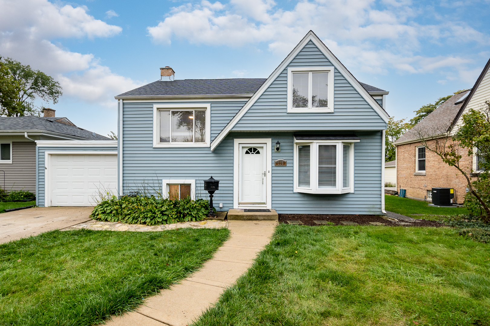 Lombard Condo: 235 West Hickory Rd