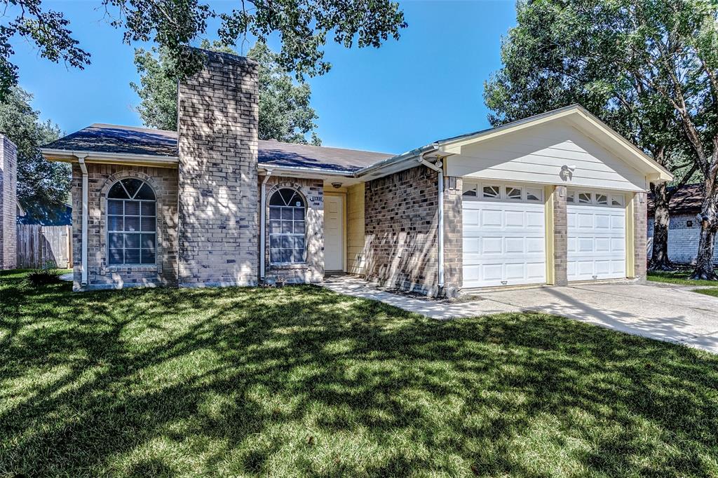 Humble Condo: 5423 Fawn Trl Ln