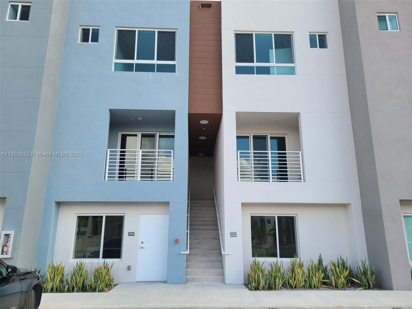 Miami Condo: 2555 Northeast 193rd St