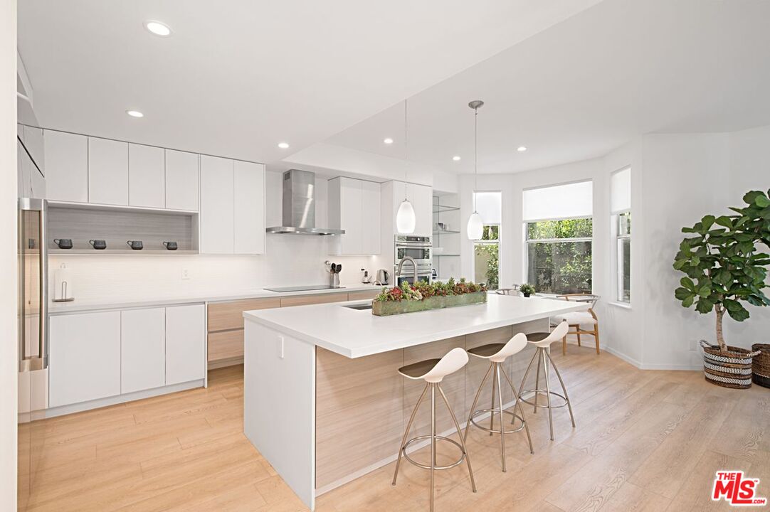 Malibu Condo: 6481 Zuma Vw Pl