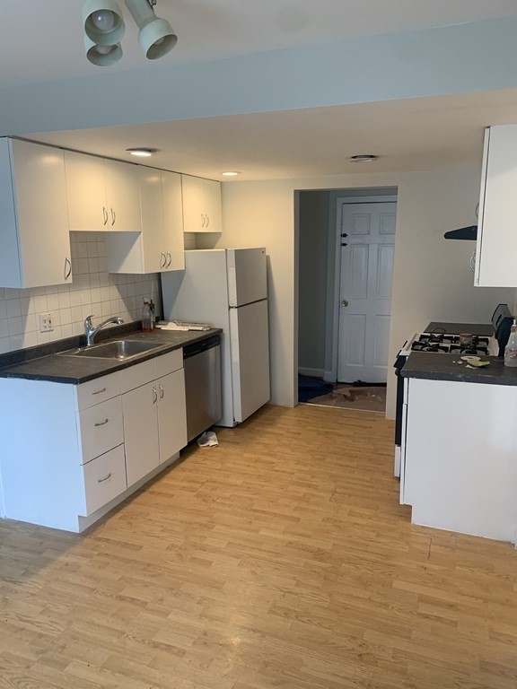 Arlington Condo: 126 Rhinecliff St