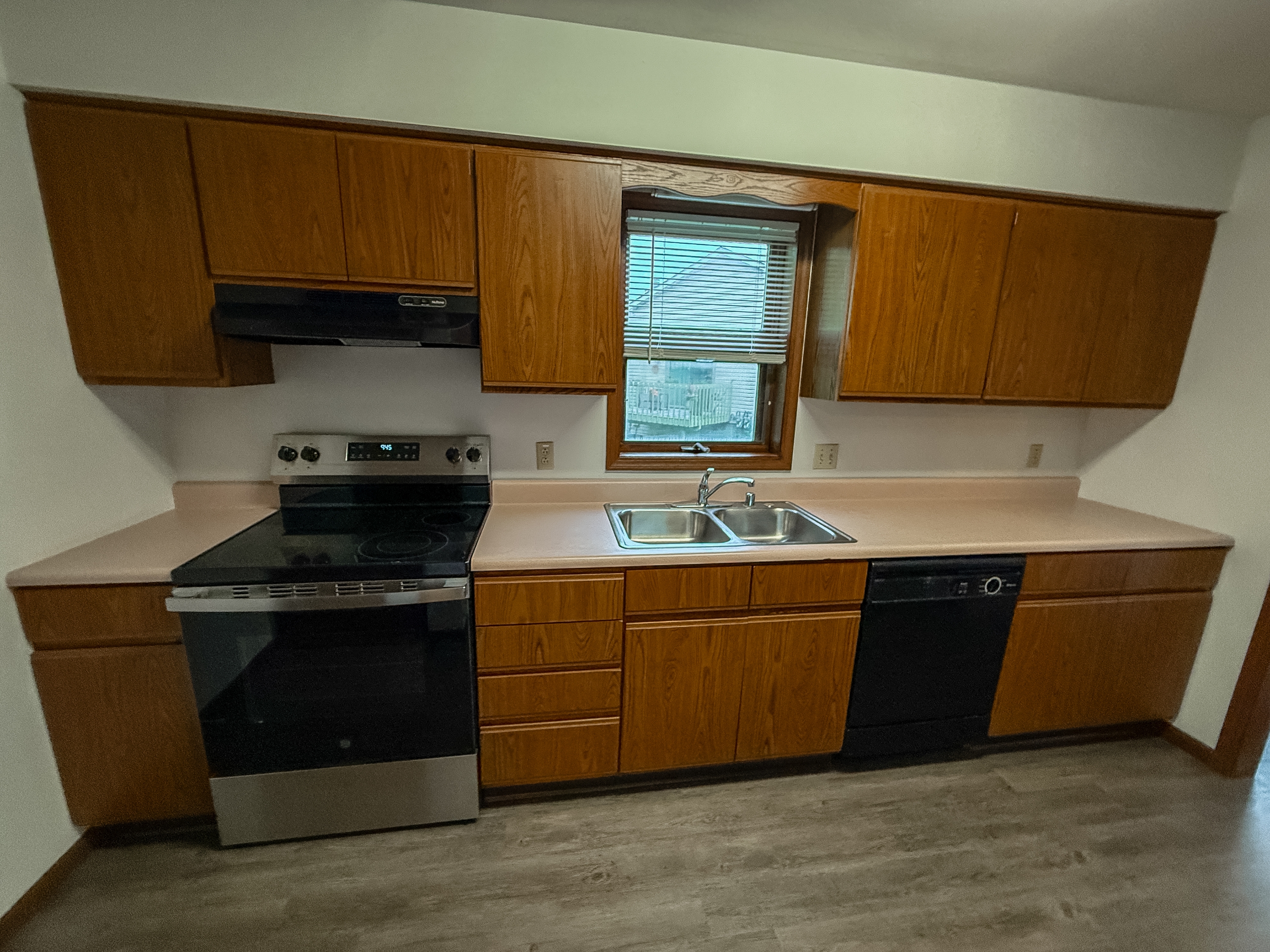 Sun Prairie Condo: 653 Galena Court