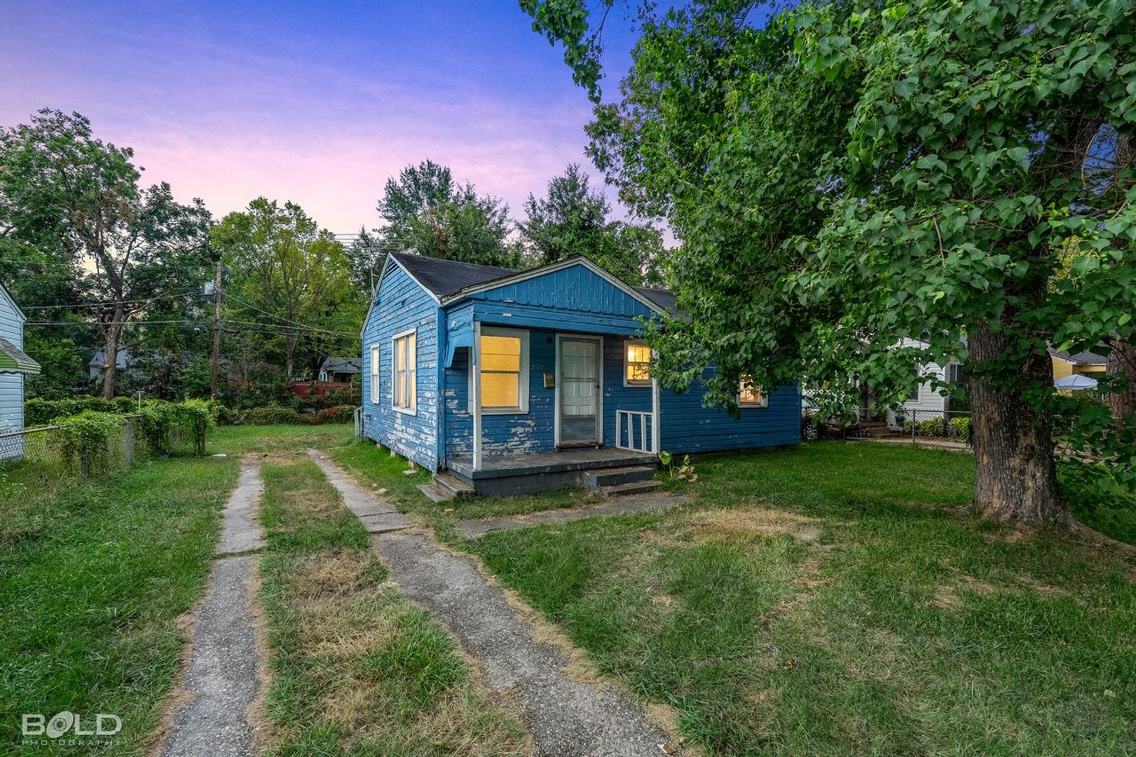 Shreveport House: 2770 Lakehurst Ave