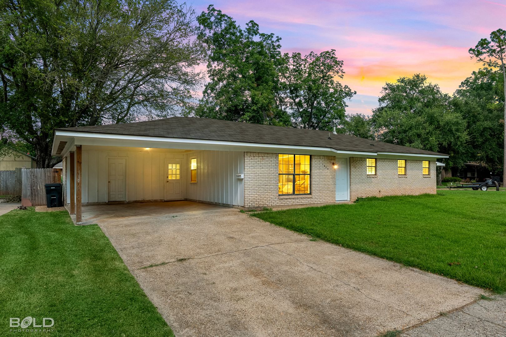 Bossier City House: 1623 Success St