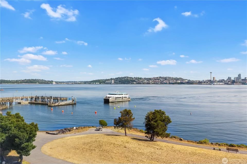 Seattle Condo: 1709 Harbor Ave SW
