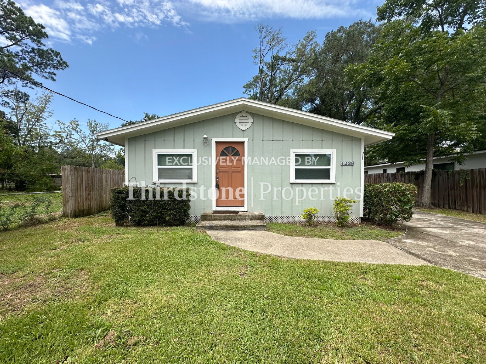Jacksonville House: 1228 Neva Street