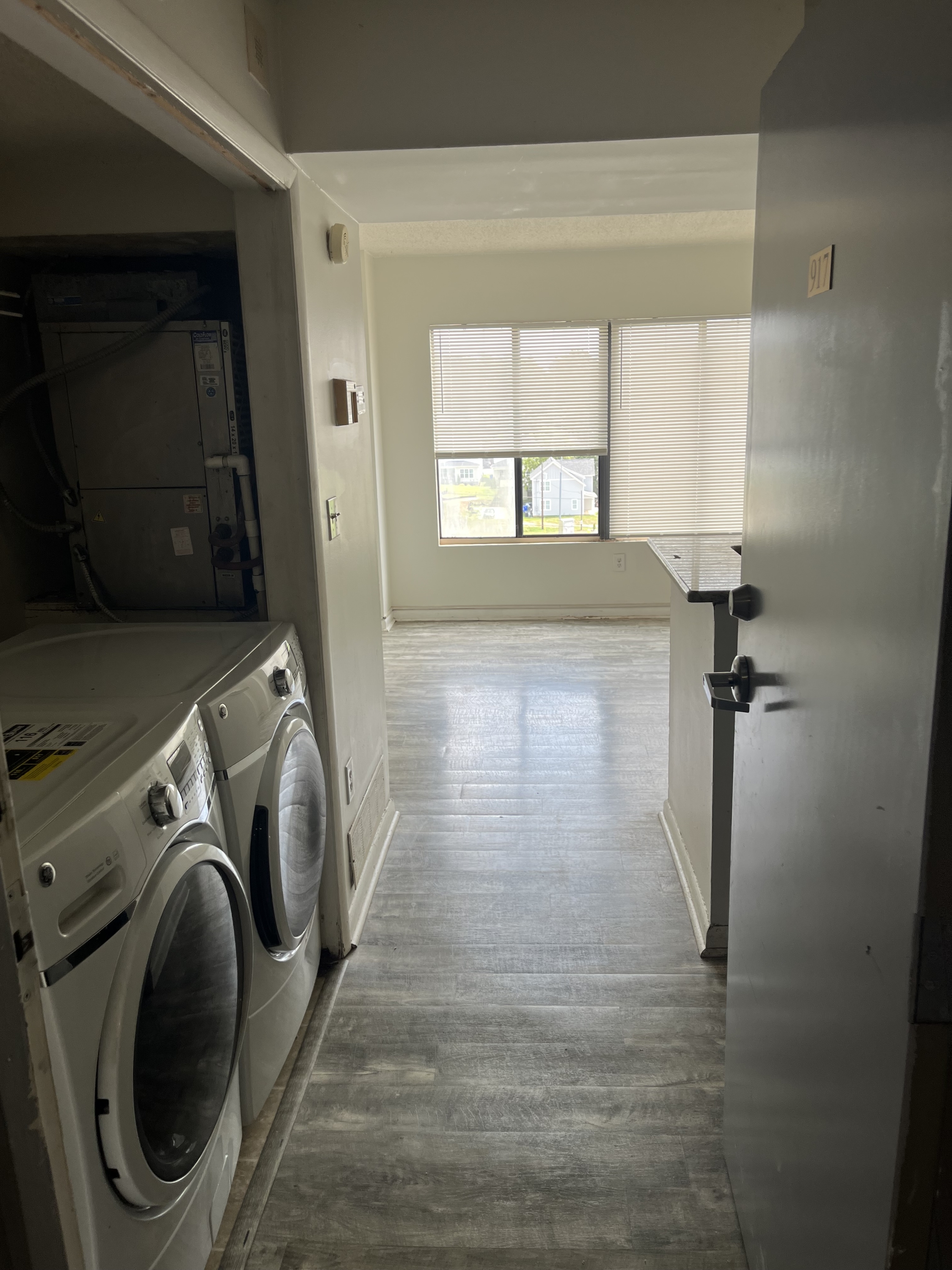 Columbia Townhome: 1600 Park Cir