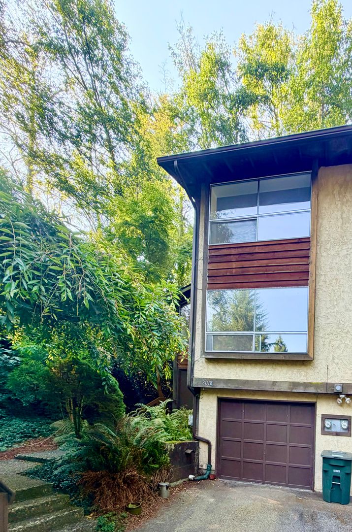 Edmonds Condo: 21116 Shell Valley Rd