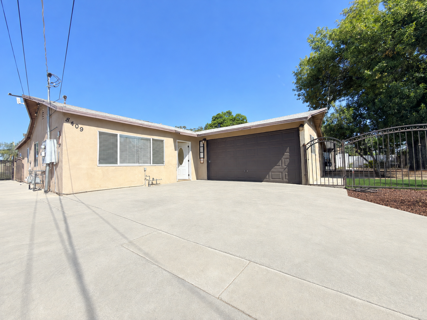 North Hills House: 8409 Columbus Ave