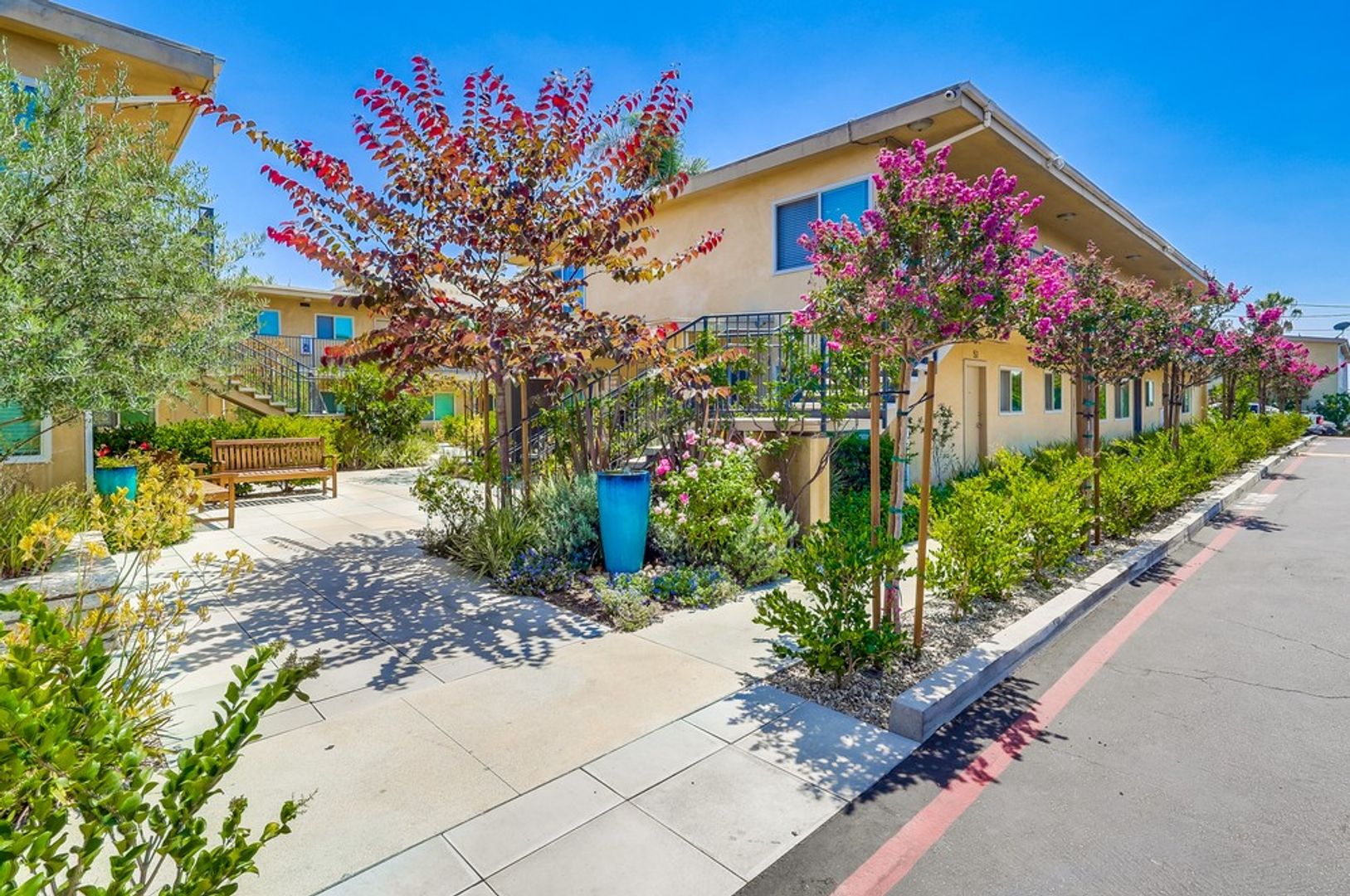 Los Angeles Condo: 3528 W Adams Blvd