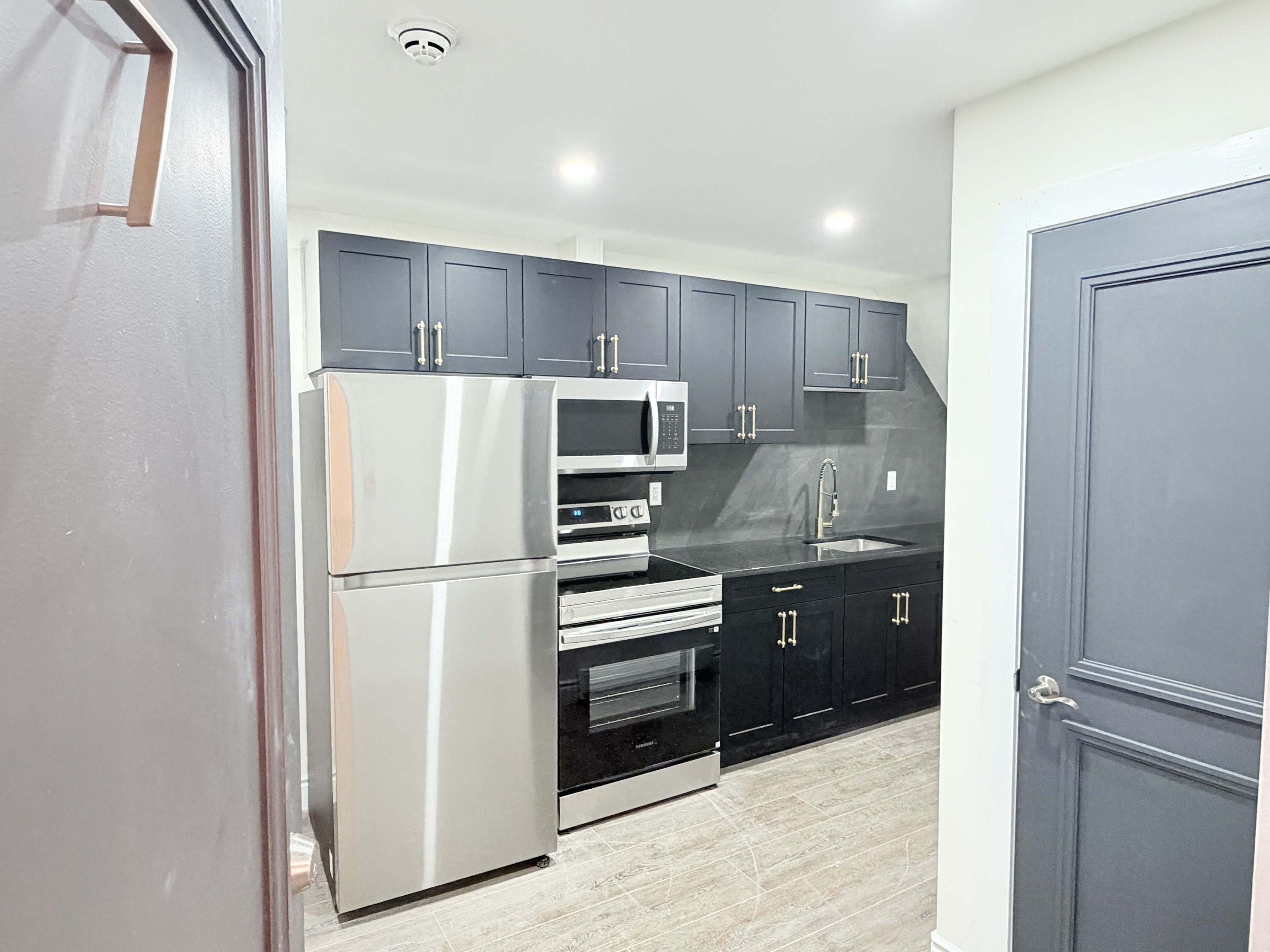 Windsor Condo: 691 Ouellette Ave