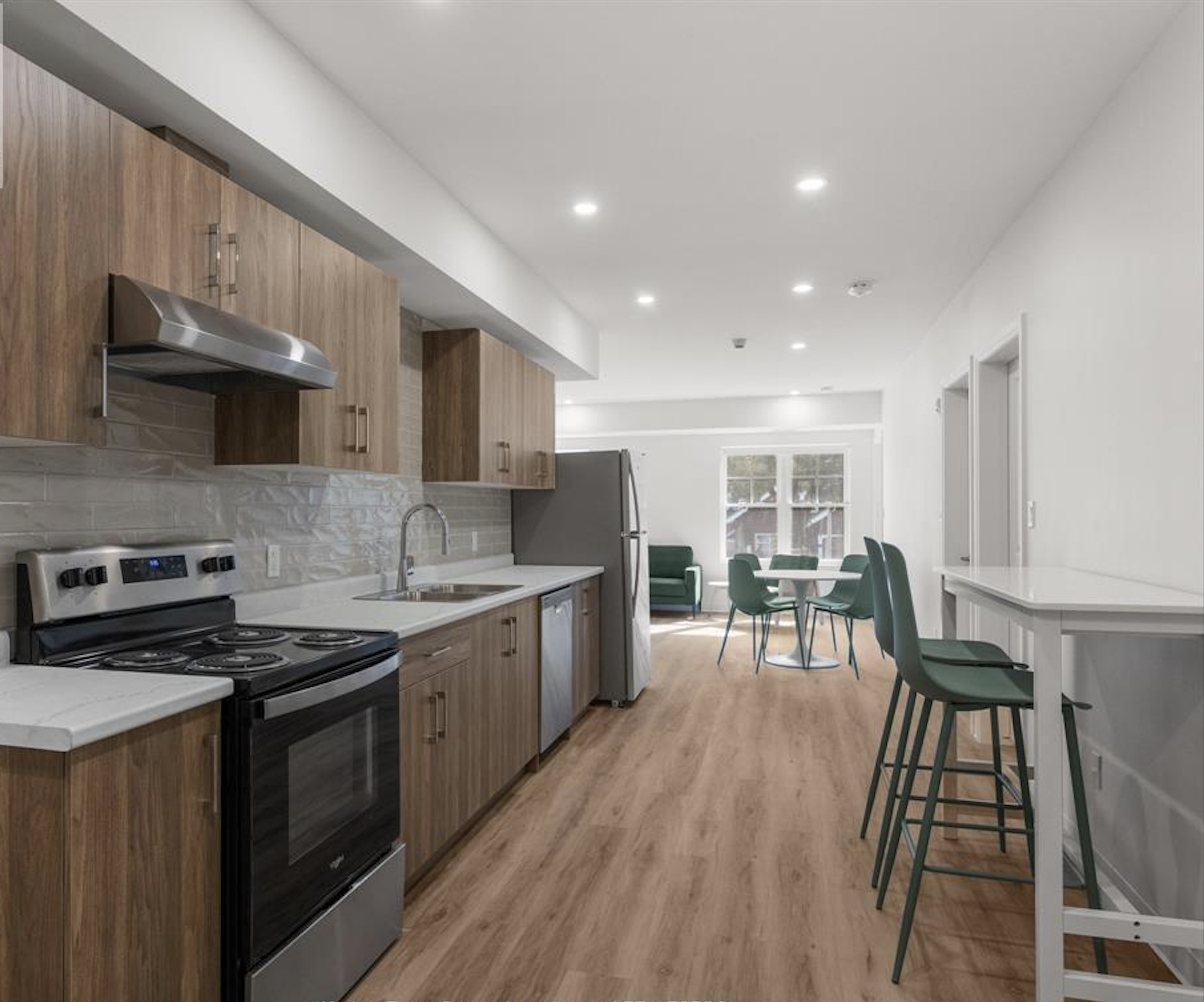 Windsor Condo: 185 Randolph Ave