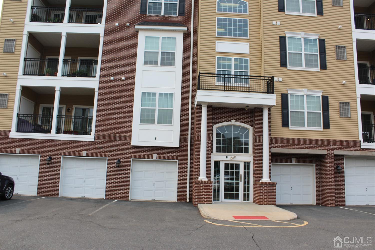 Piscataway Condo: 611 Doral Ct