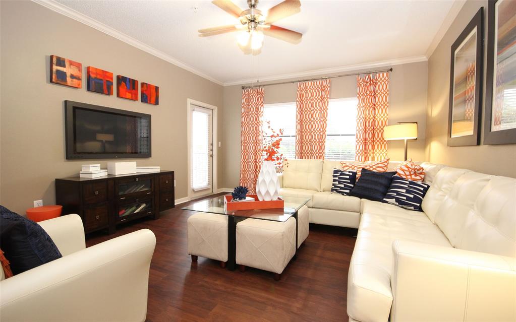Houston Condo: 8383 El Mundo St
