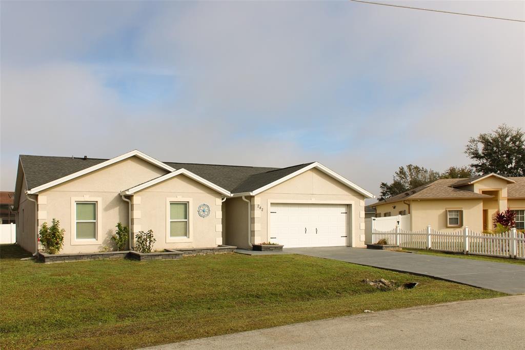 Kissimmee Condo: 242 Abbotsbury Dr