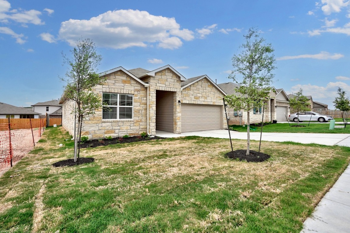 Austin Condo: 10600 Seguin St