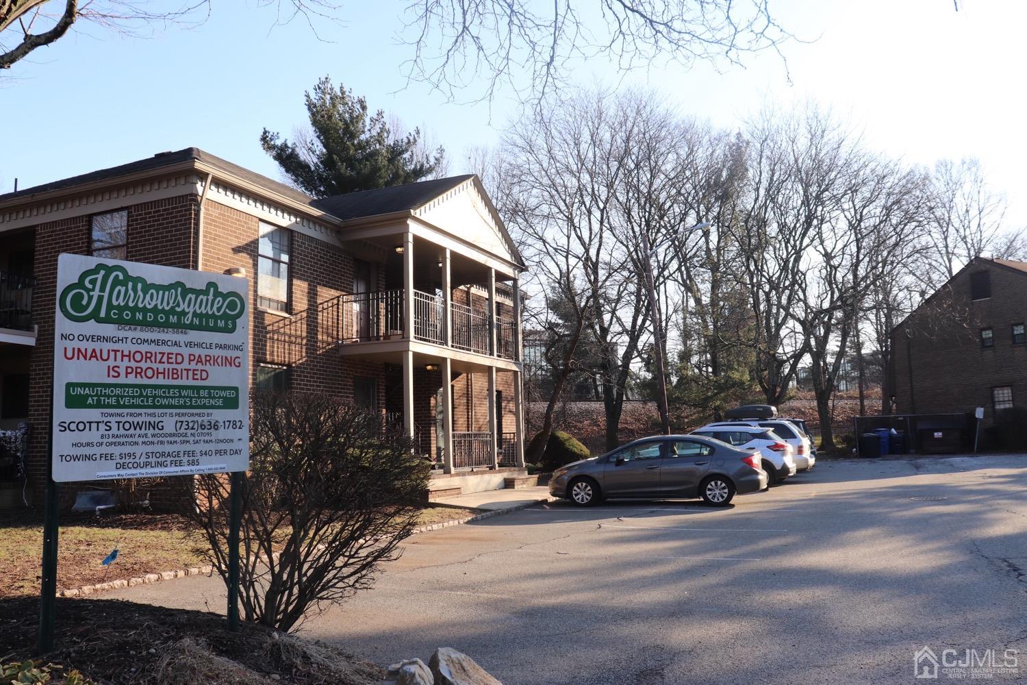 Iselin Condo: 324 Gill Ln