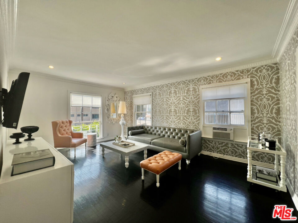 Los Angeles Condo: 1724 El Cerrito Pl