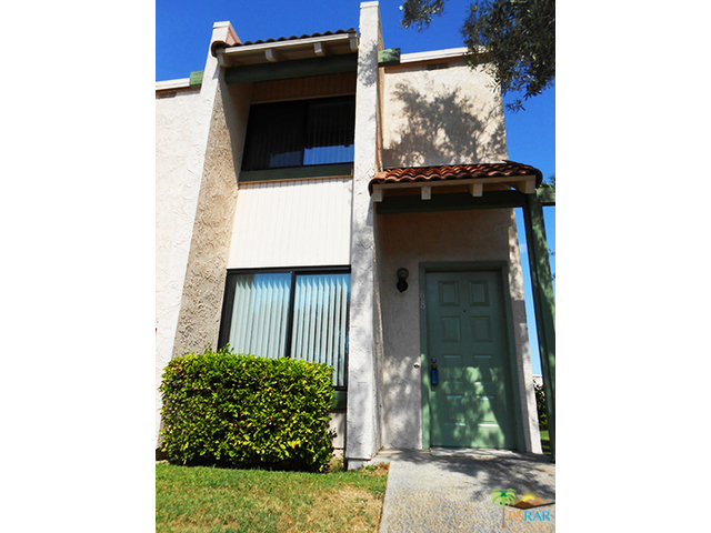 Cathedral City Condo: 68 Lakeview Cir