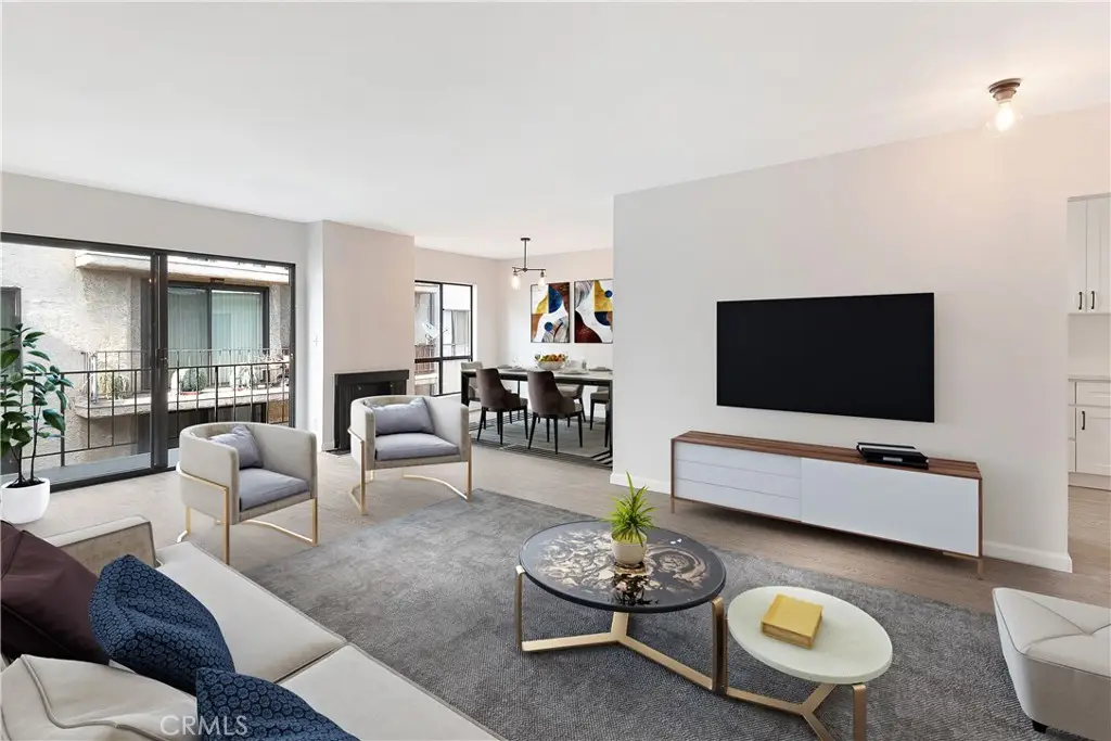 Los Angeles Condo: 1750 Camino Palmero St