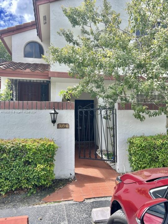 Miami Condo: 335 Ives Dairy Rd
