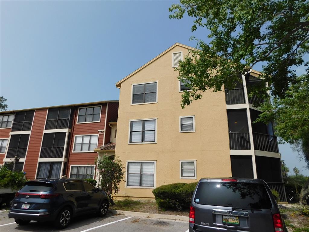 St. Petersburg Condo: 11901 4th St St N