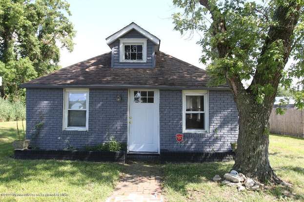 Salem Condo: 10 S Locust Ave
