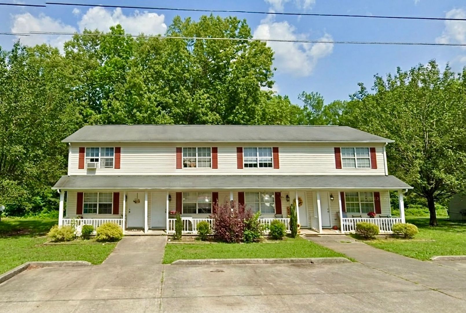Flintstone Condo: 181 East Ave