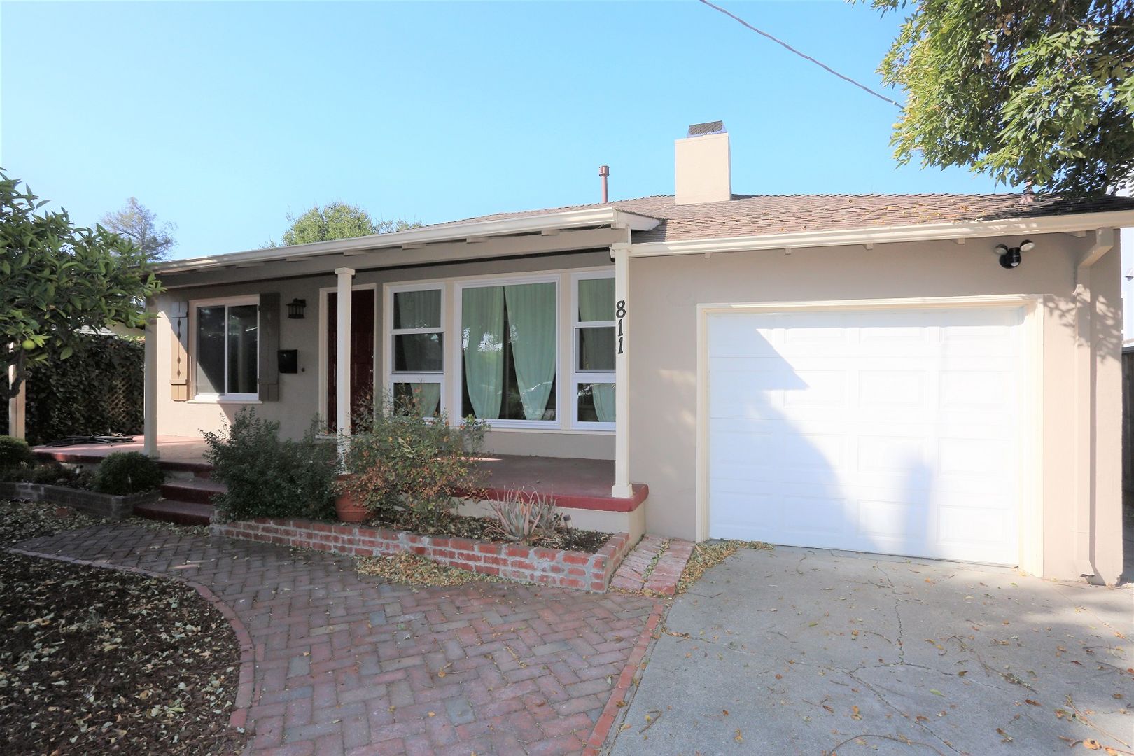 Redwood City House: 811 9th Avenue