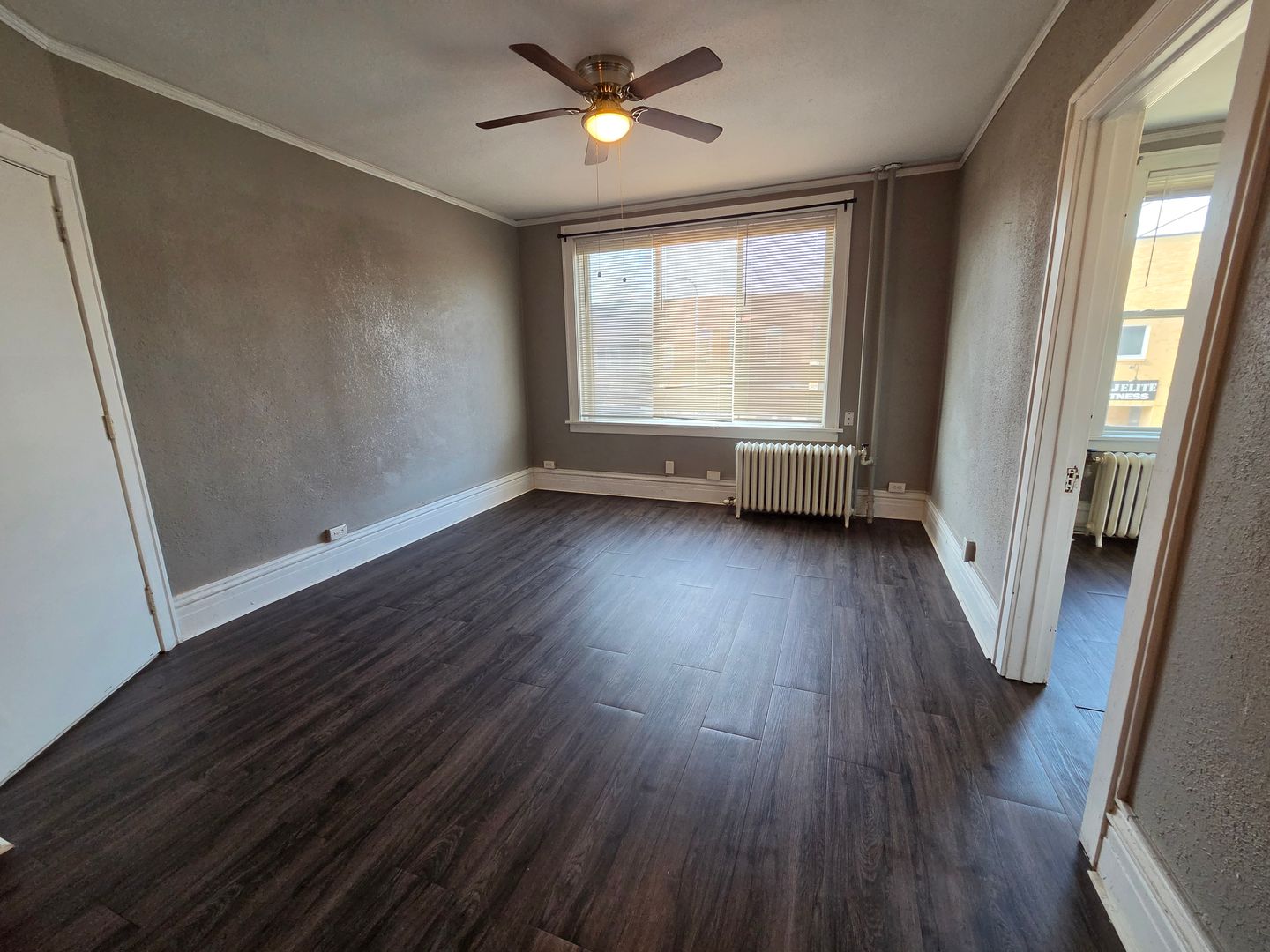 Albert Lea Apartment: 133 W William St