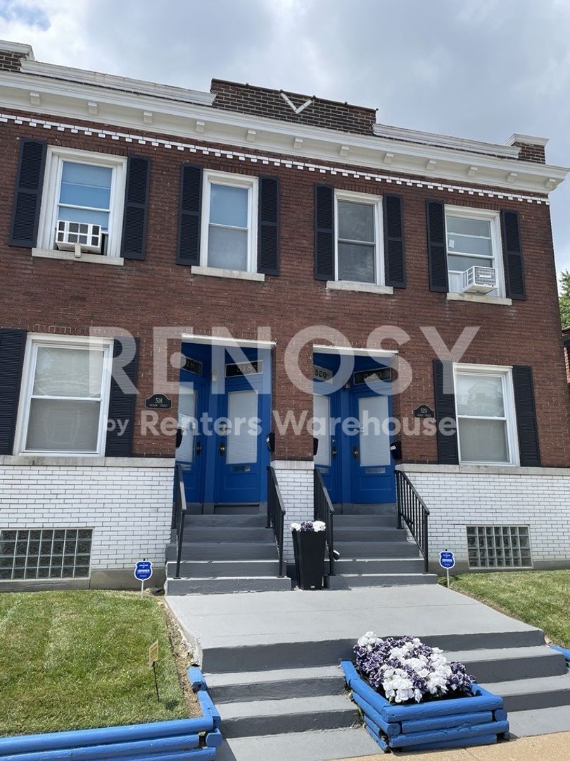 Saint Louis House: 520 Fassen St