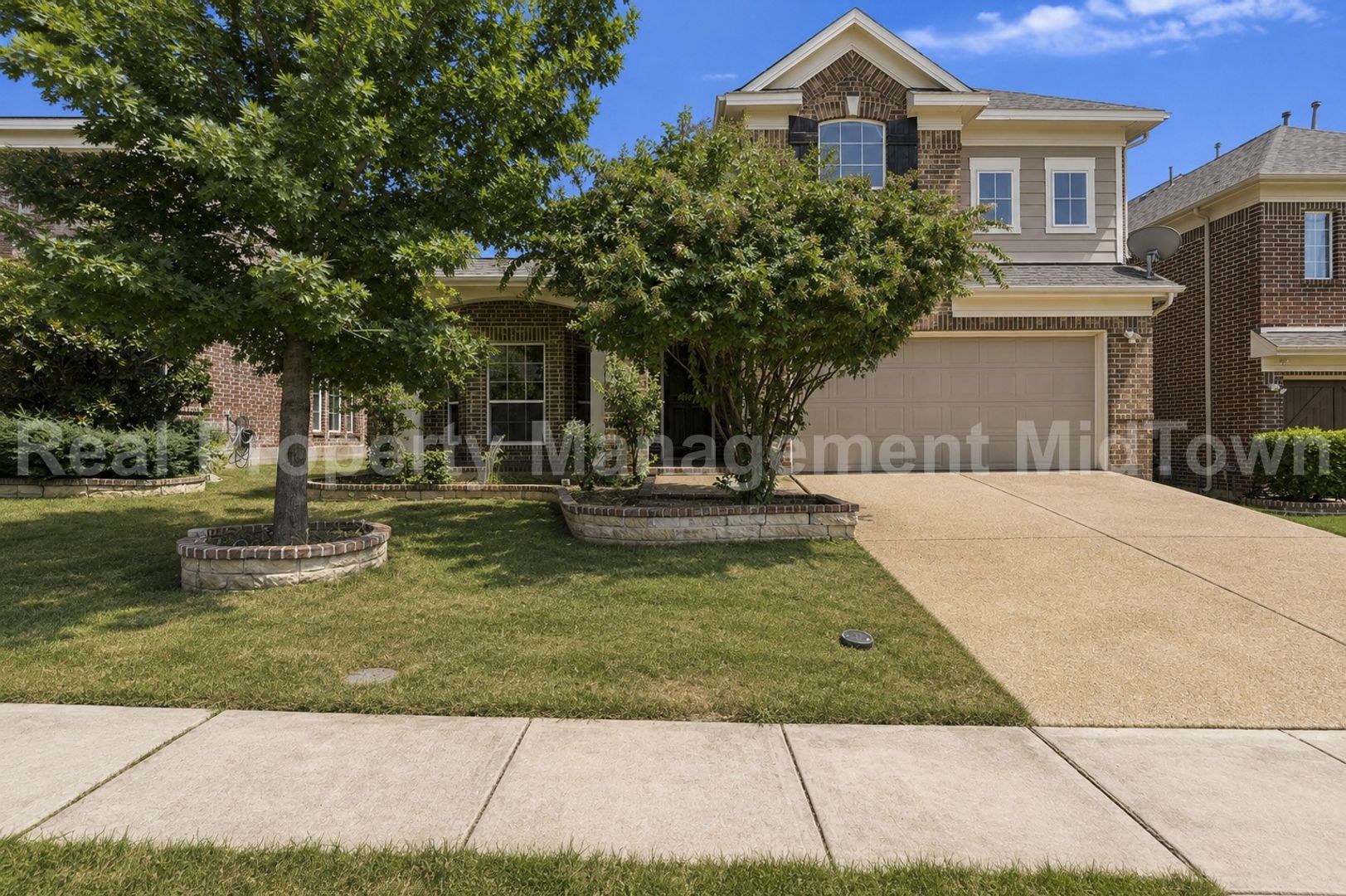 Sachse House: 4106 Horseshoe Ln