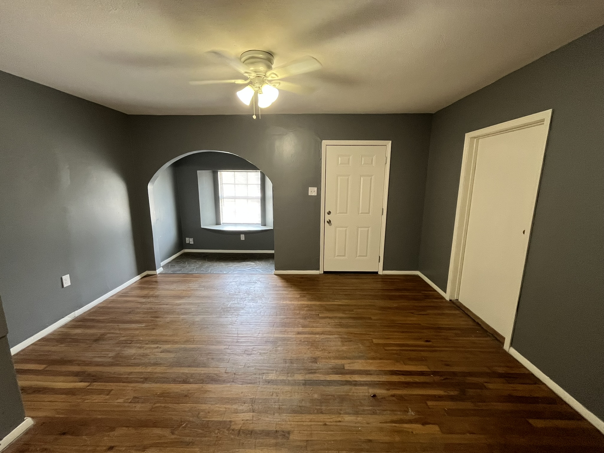 San Antonio House: 2331 Waverly Avenue