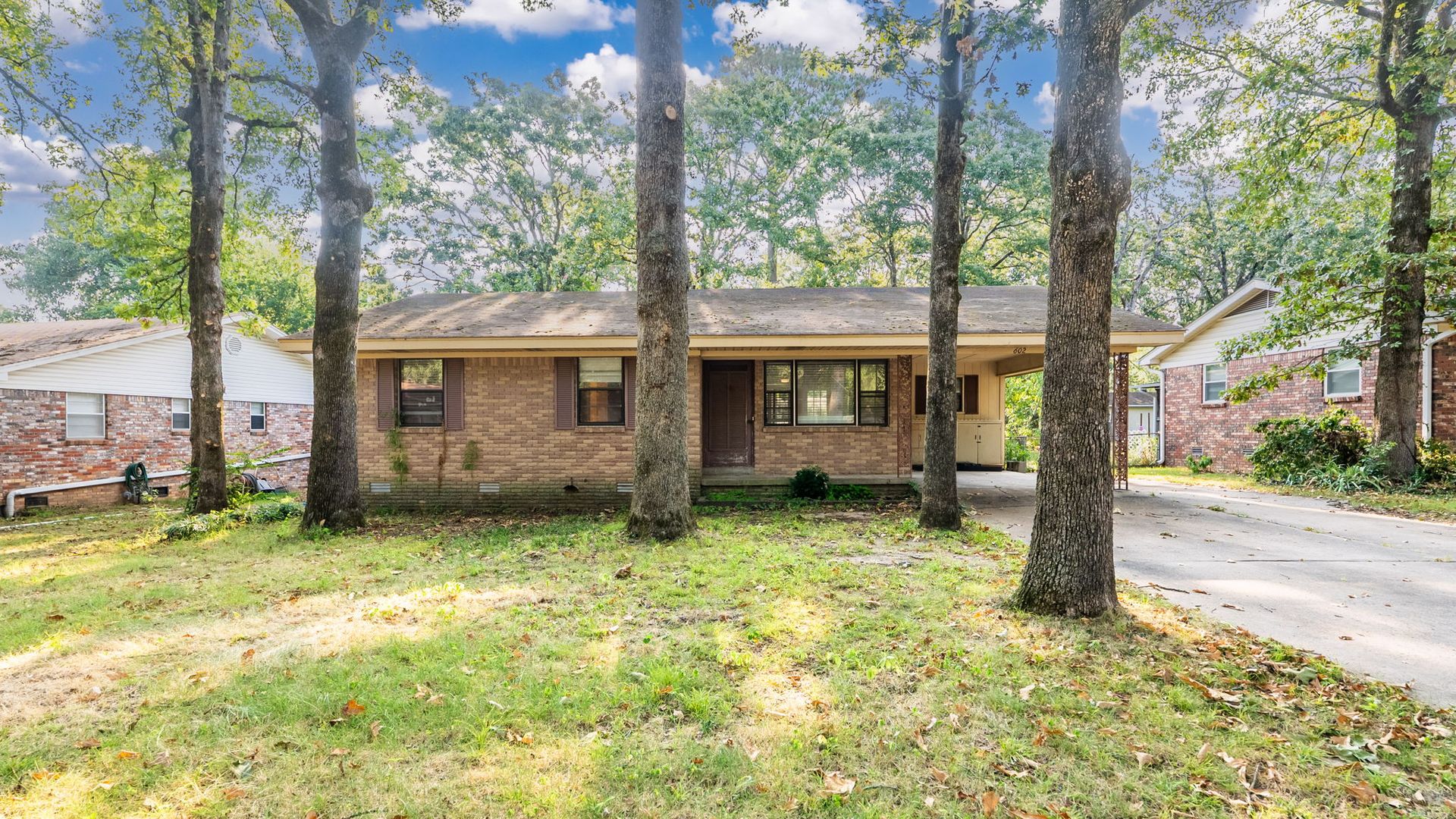 Sherwood House: 602 W Devon