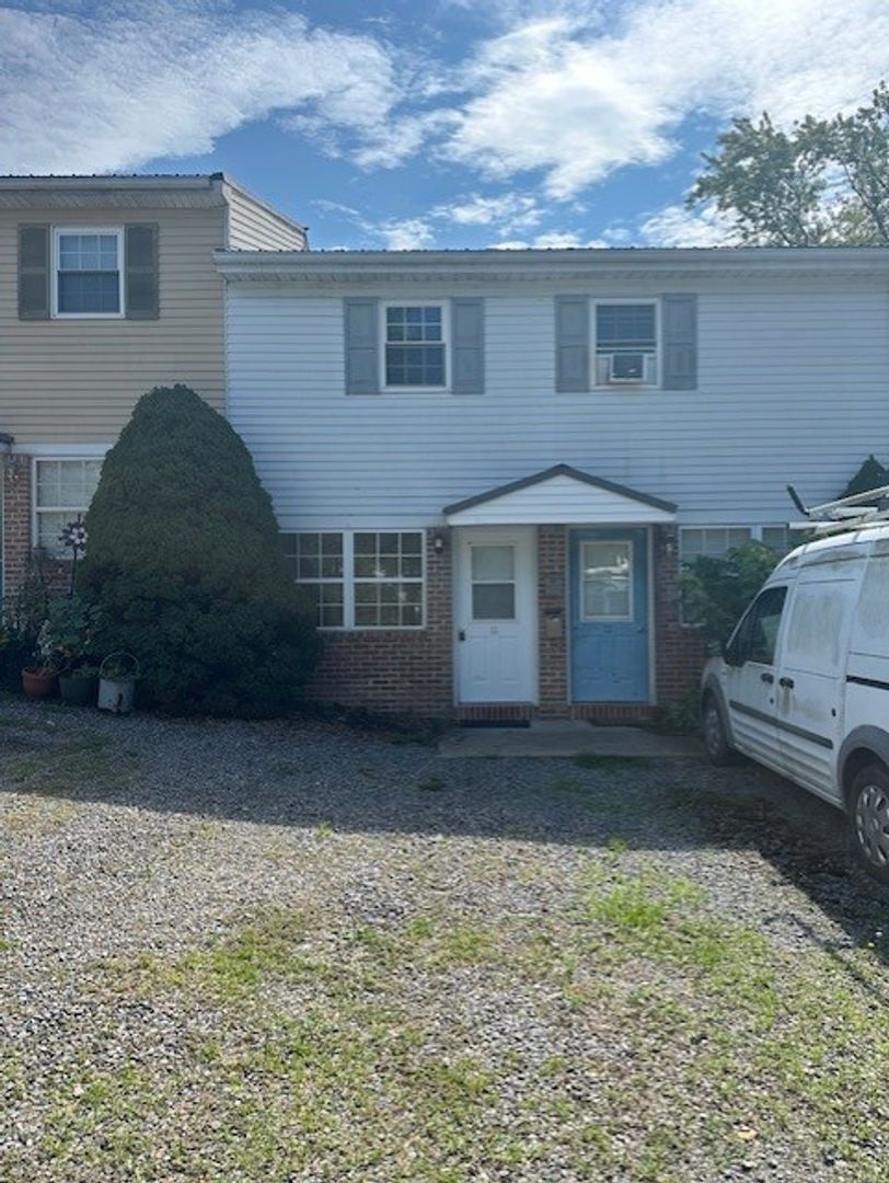 Millersburg Condo: 696 Walborn Ln