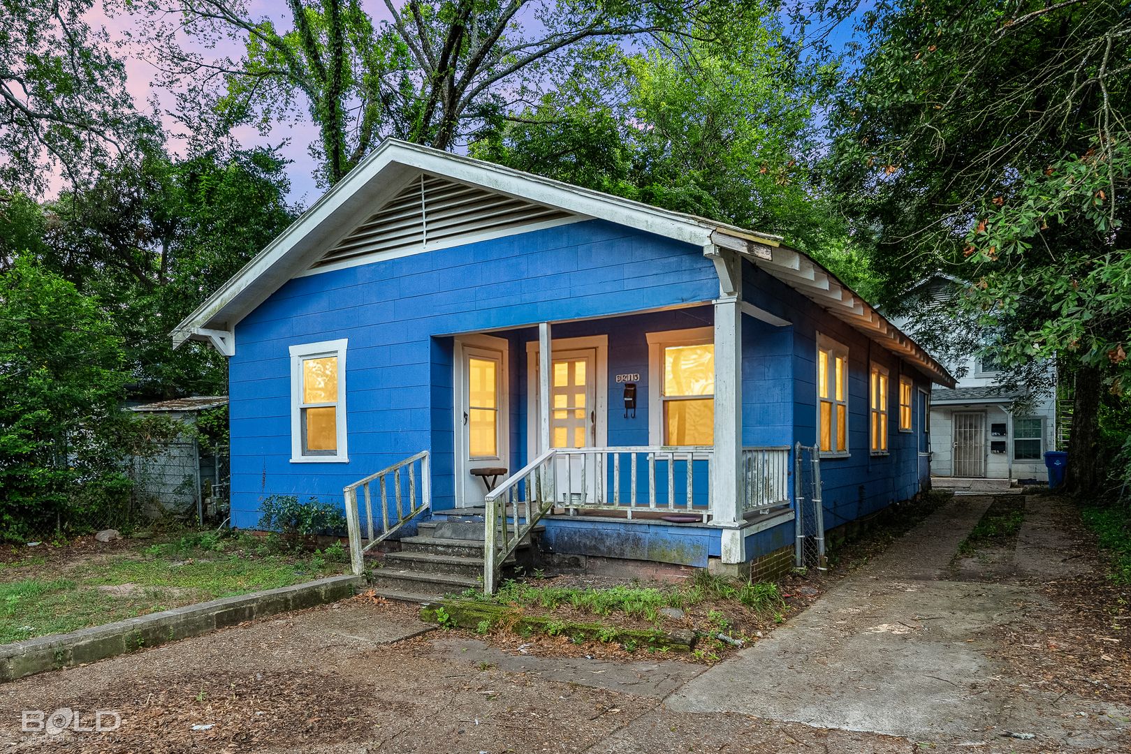 Shreveport House: 3215 Penick St