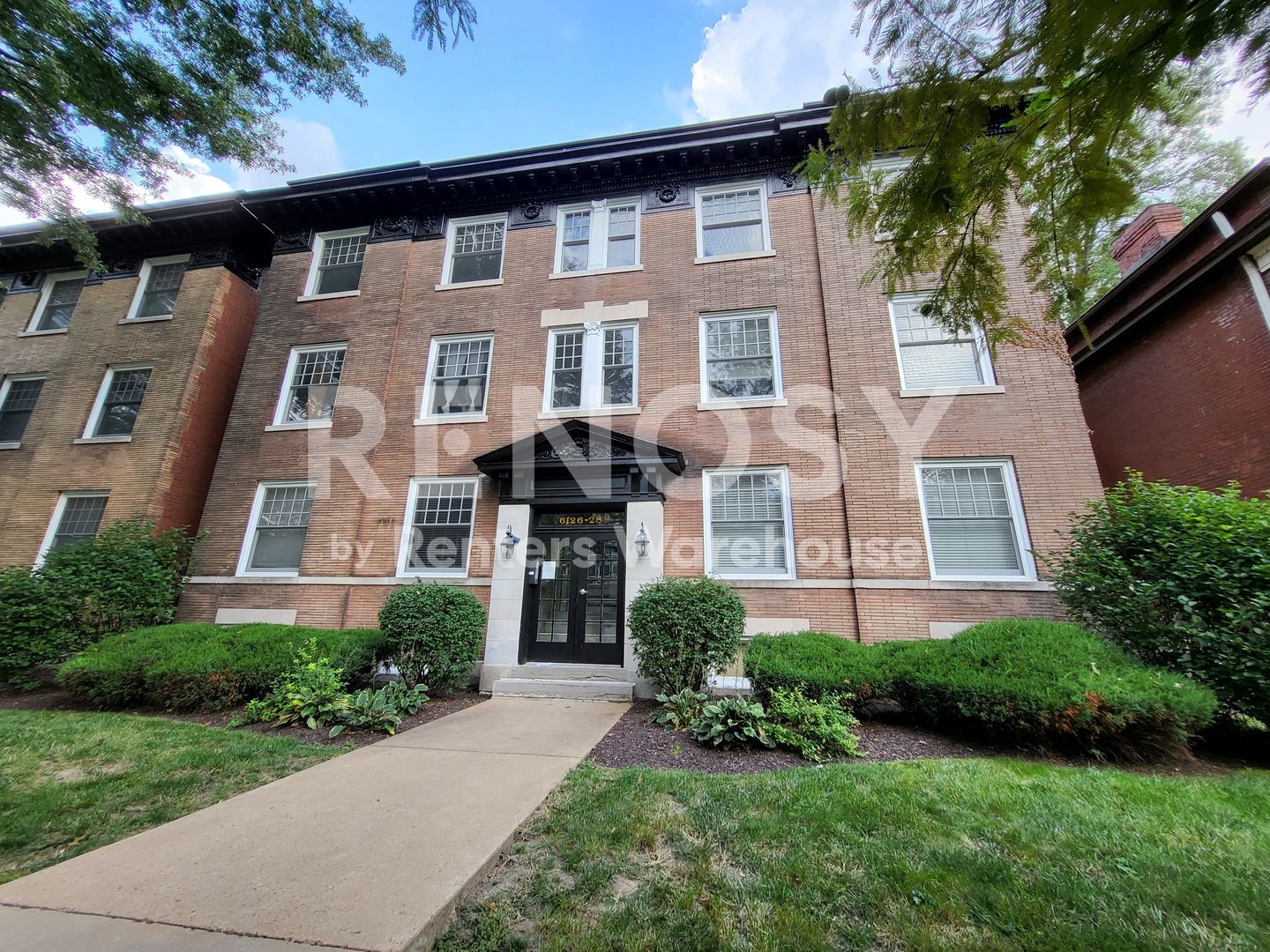 Saint Louis House: 6126 Washington Blvd