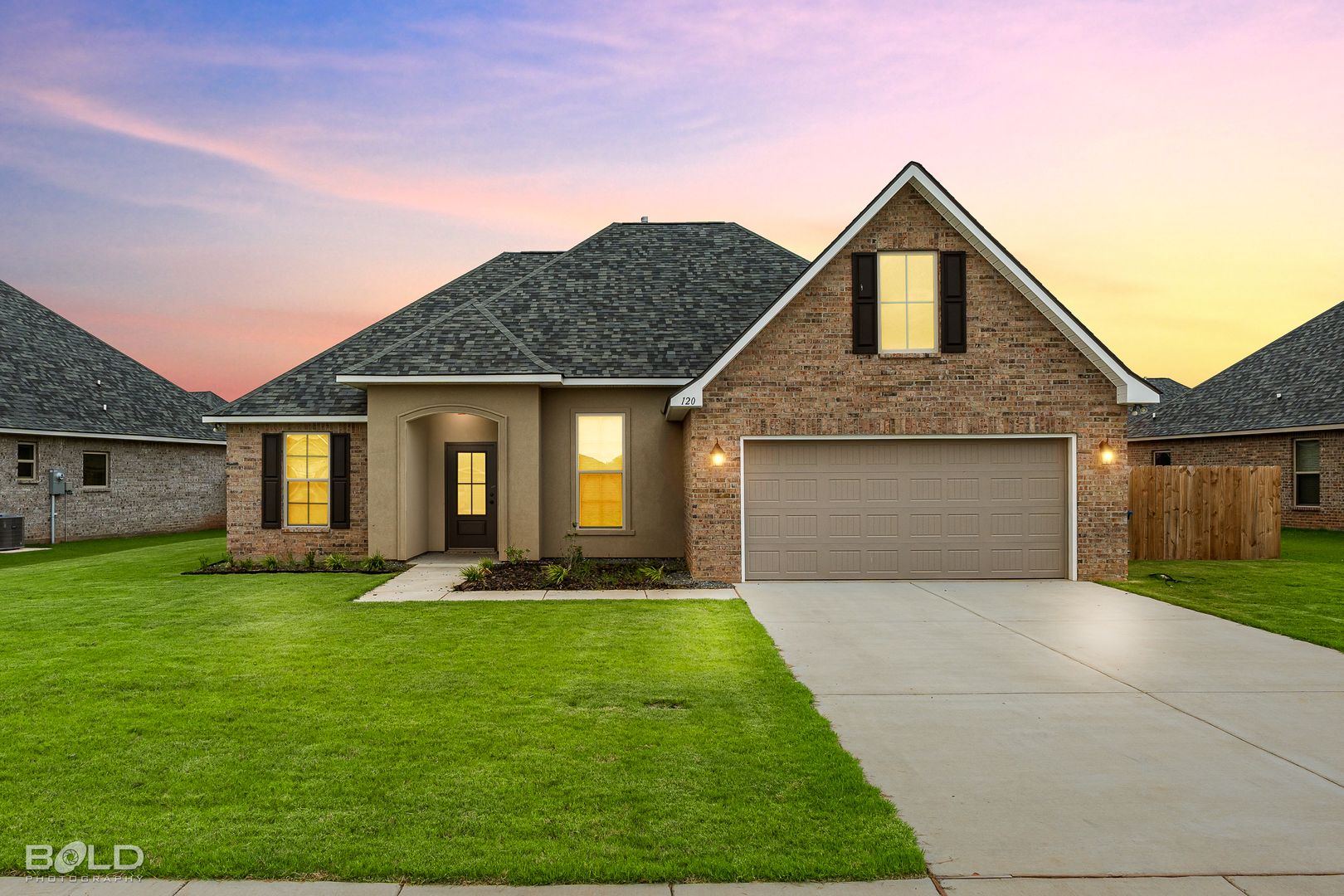 Bossier City House: 120 Saint Edmunds Way
