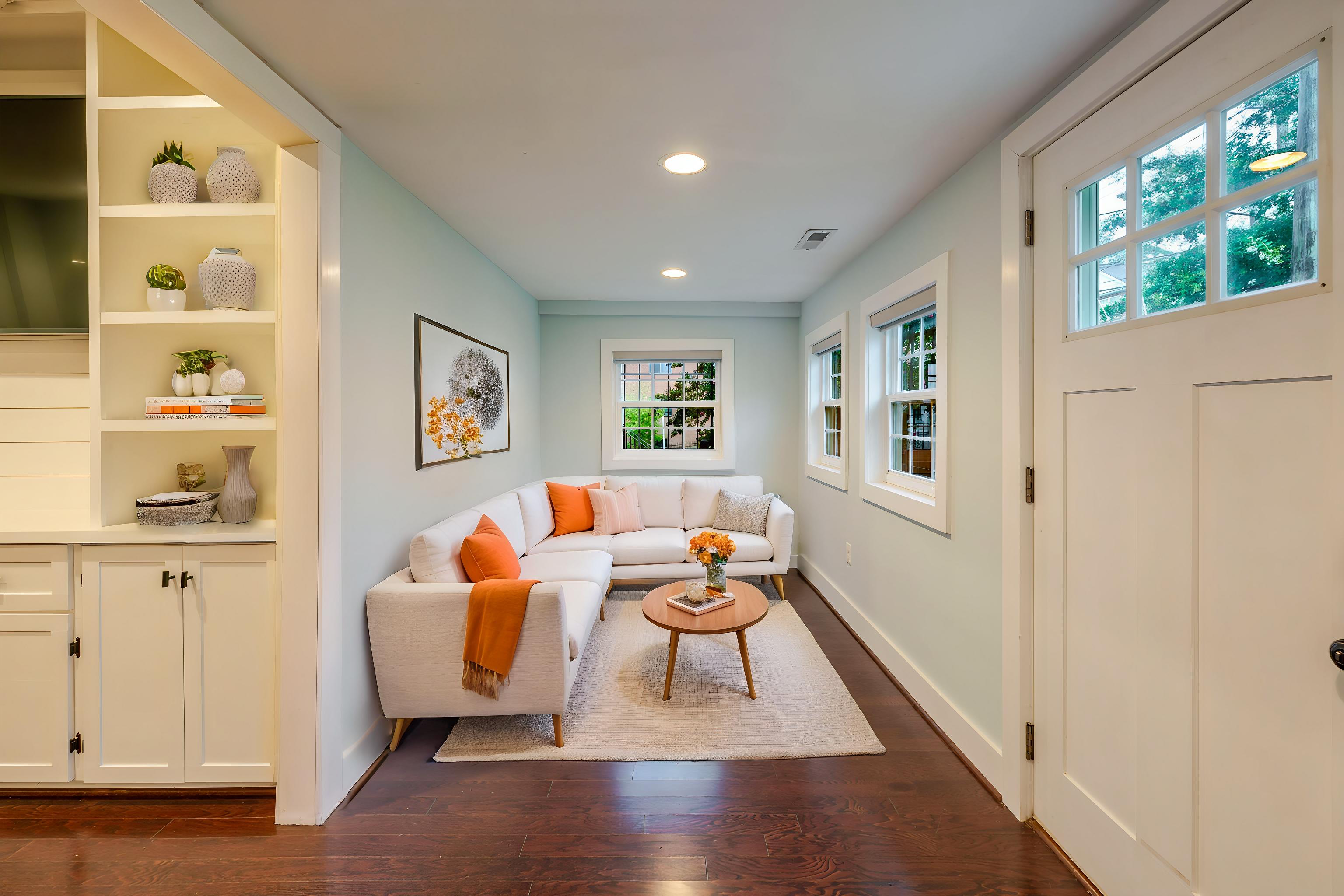 Washington House: 5056 B St SE