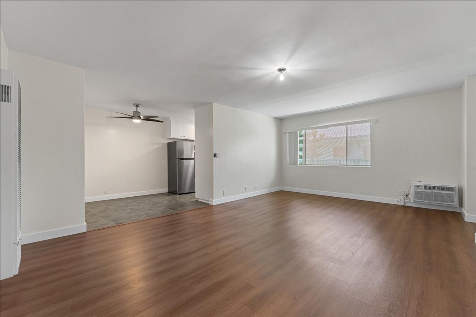Glendale Condo: 1437 E. Windsor Road