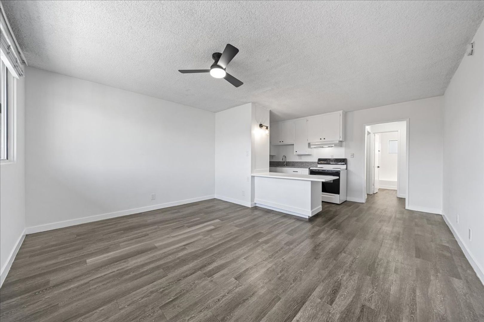 Long Beach Condo: 1626 Pine Ave.