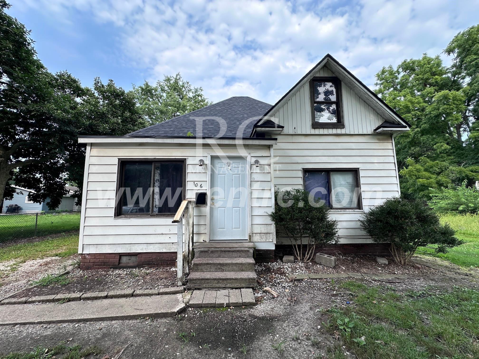 Danville House: 106 Wisconsin