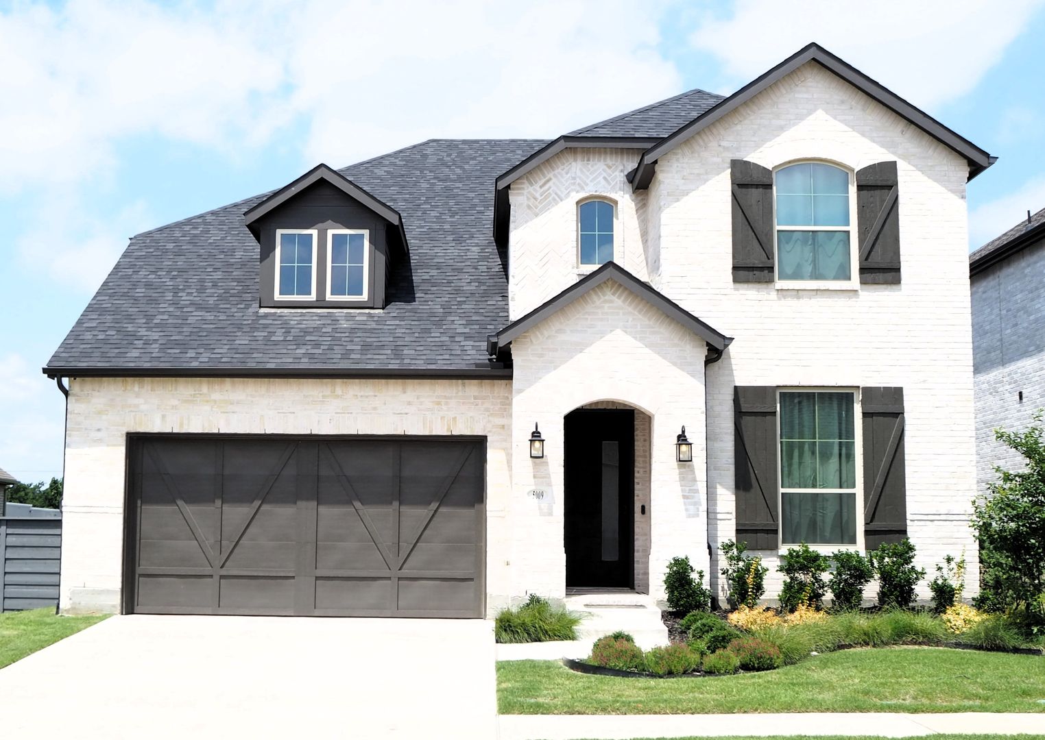 Aubrey House: 5009 Shadetree St.