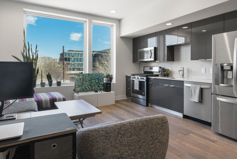 Austin Condo: 1800 E 4th St