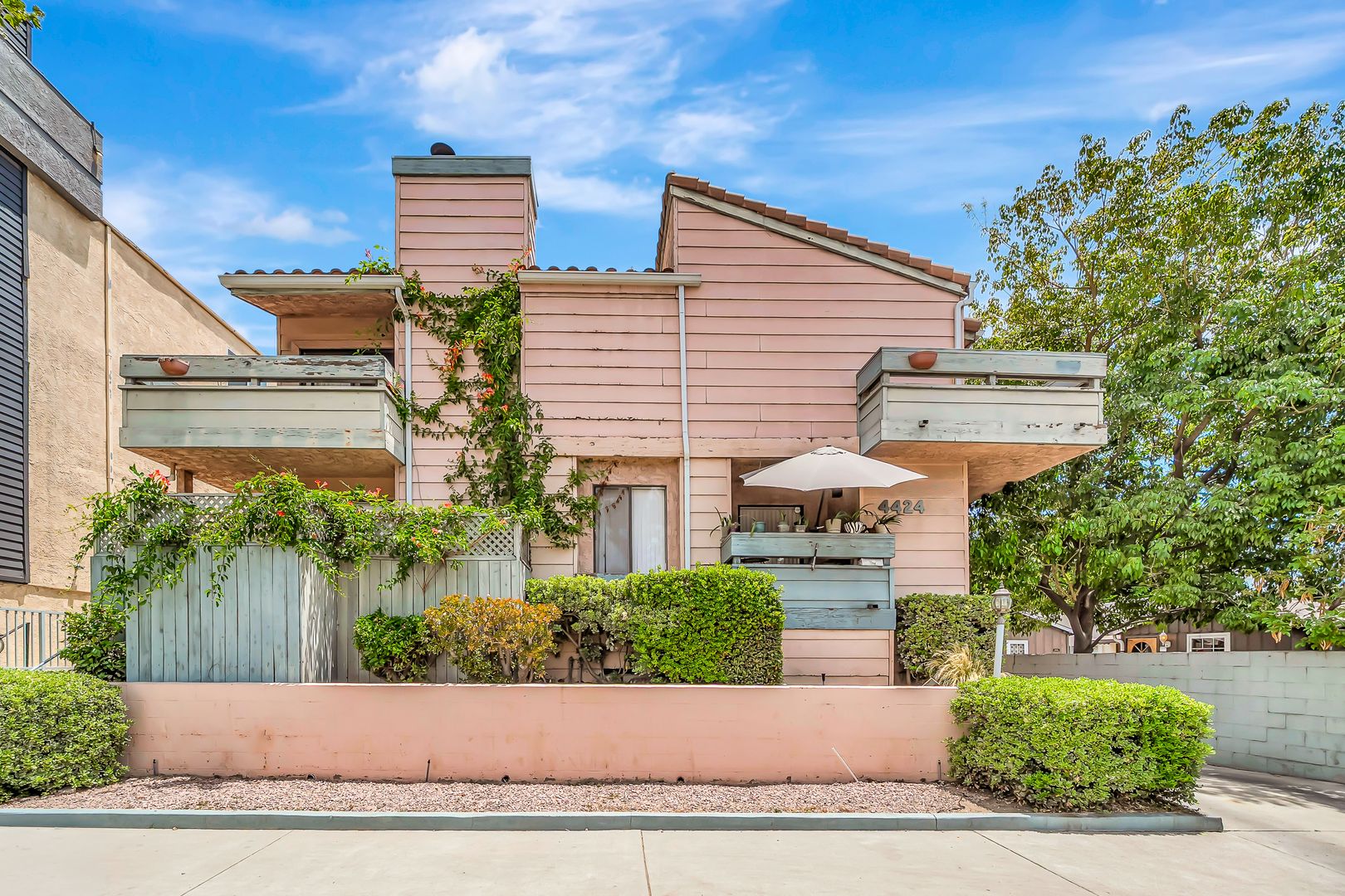 Los Angeles Condo: 4424 Coldwater Canyon Ave - 4424 Coldwater Canyon Ave
