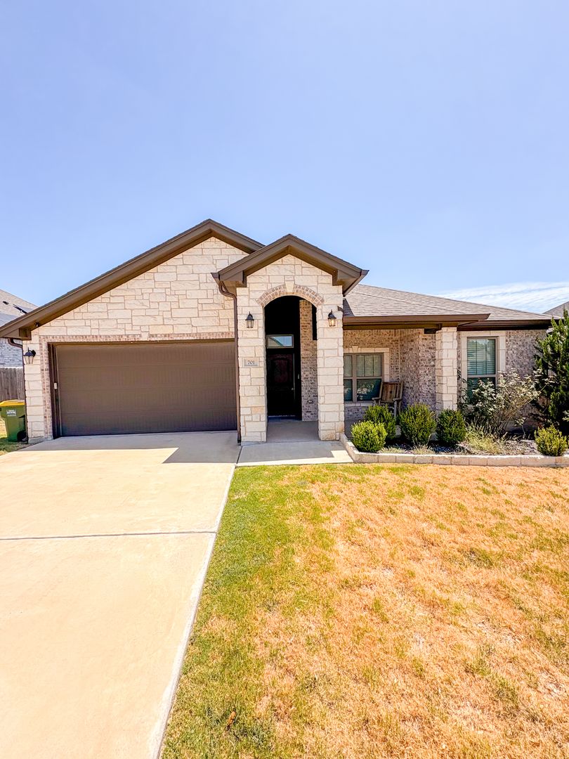 Troy House: 701 Juniper Dr