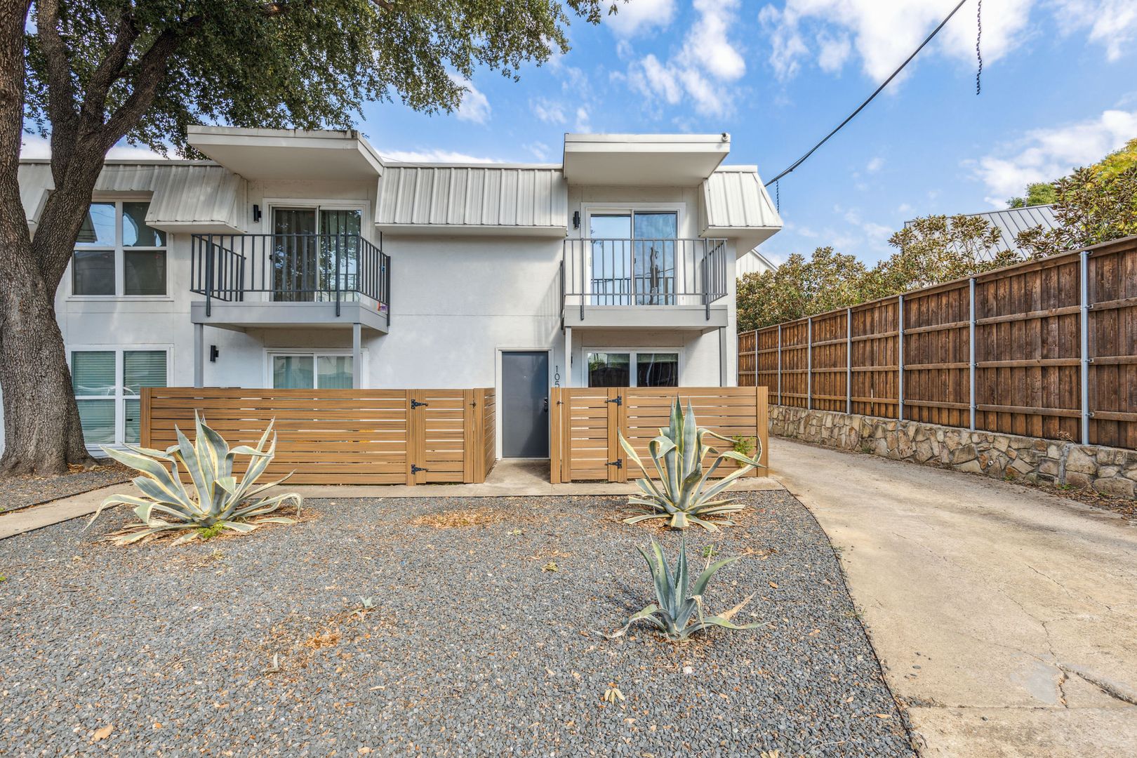 Dallas Apartment: 3719 Miles St