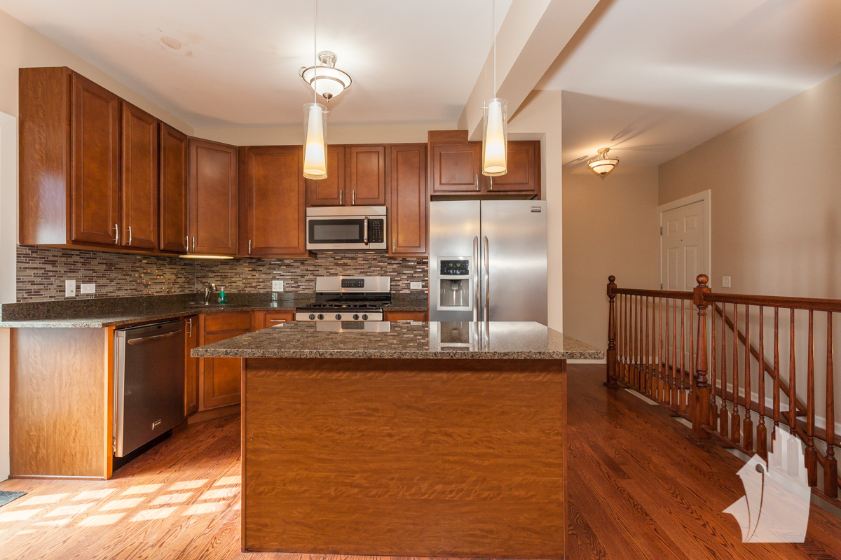 Chicago Condo: 815 West Newport..