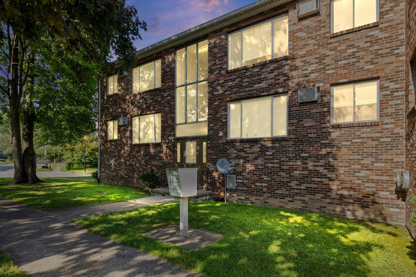Rochester Condo: 729 Cedarwood Terrace