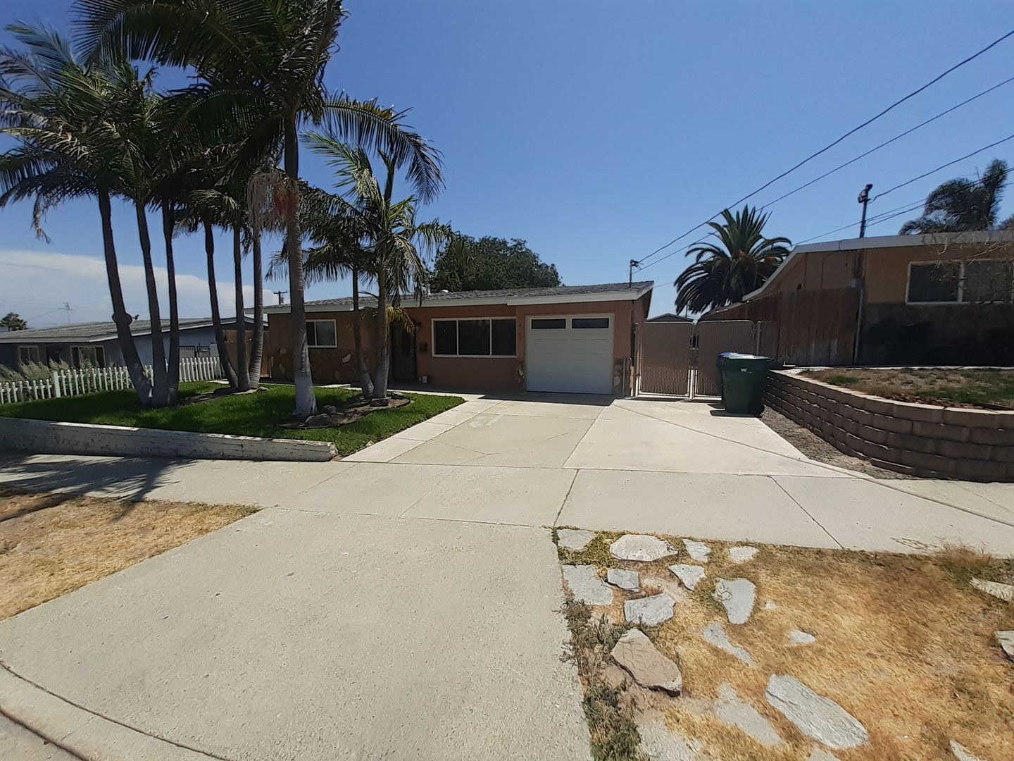 Oceanside House: 4189 Thomas St
